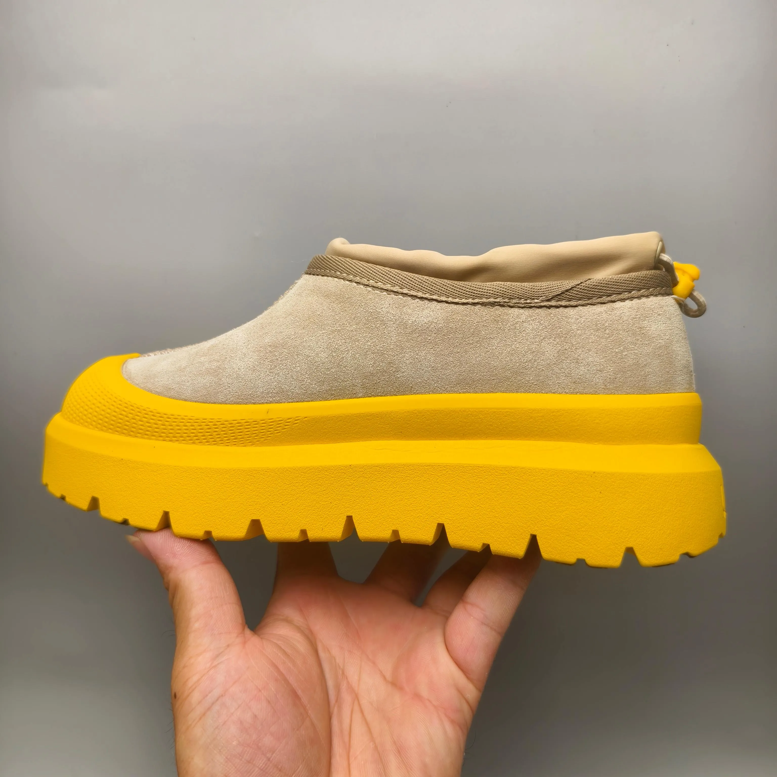 💰520 UGG sheepskin all-in-one snow boots 4096 slip-on casual trendy Wang Yibo men's and women's shoes Color: white red black blue yellow light gray dark gray green Matching sizes: 35-45